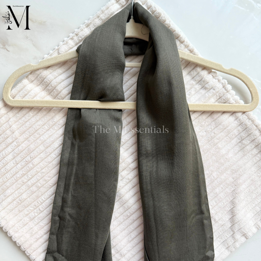 Modal hijab - green - 41x79 cm - folded texture closeup - The M Essentials