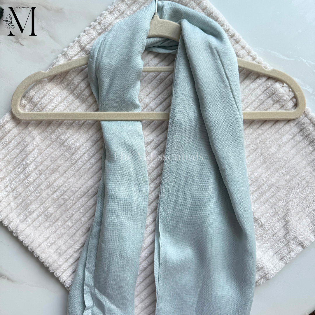 Modal hijab - light blue - 41x79 cm - folded texture closeup - The M Essentials