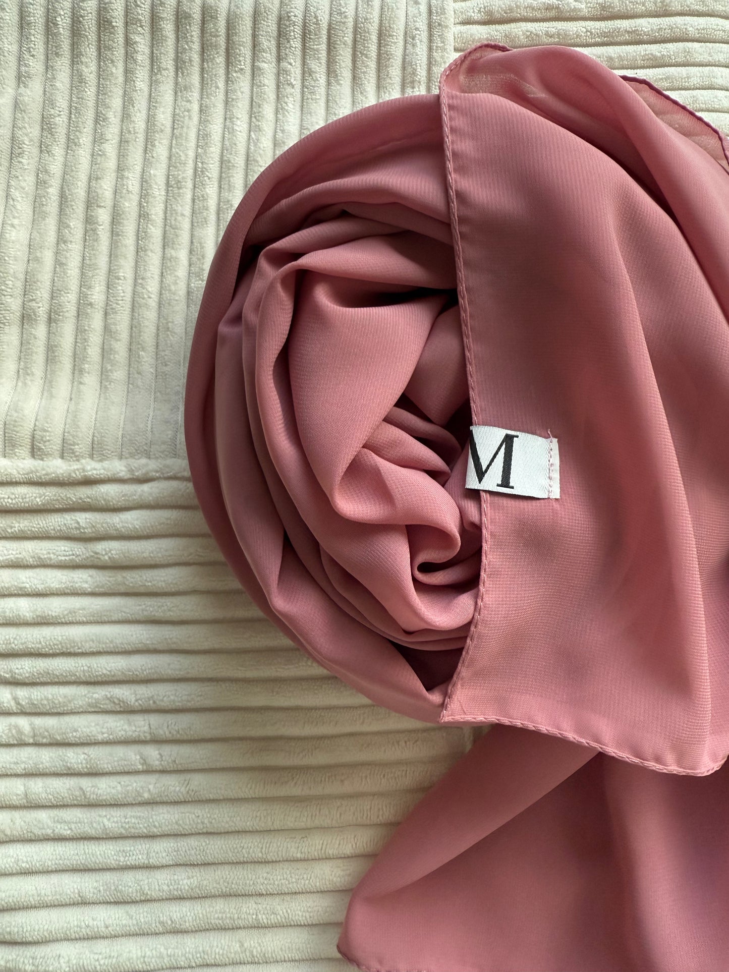 Dusty Pink Premium Powder Chiffon Hijab – Modern & Graceful | Made in Indonesia