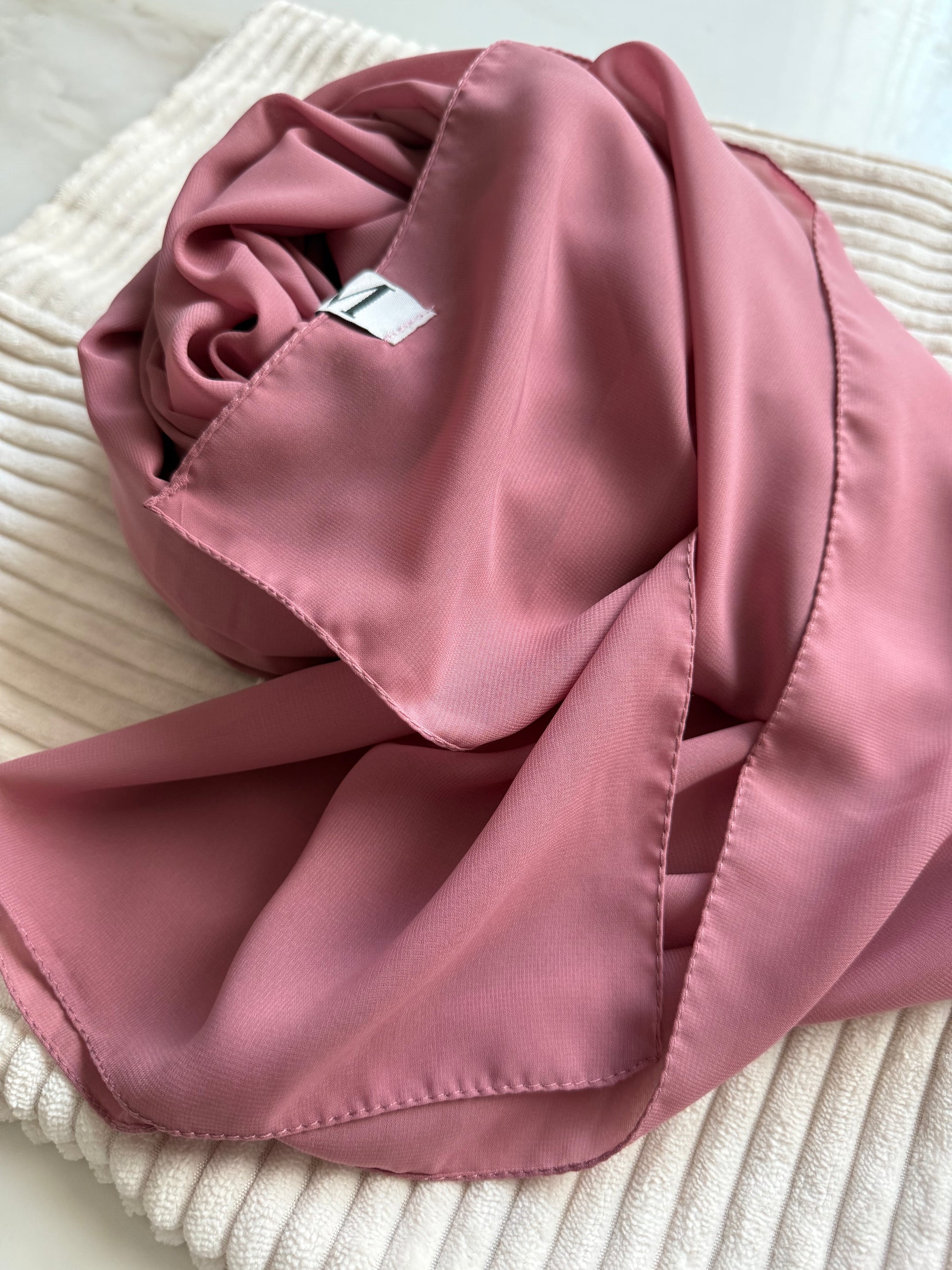 Dusty Pink Premium Powder Chiffon Hijab – Modern & Graceful | Made in Indonesia